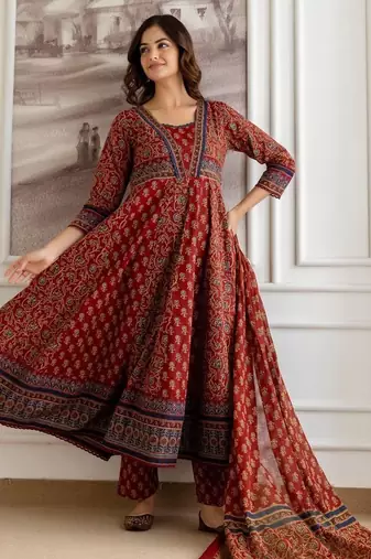 Women Maroon Printed Pure Cotton Kurta Sets