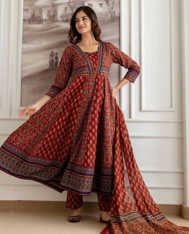 Women Maroon Printed Pure Cotton Kurta Sets