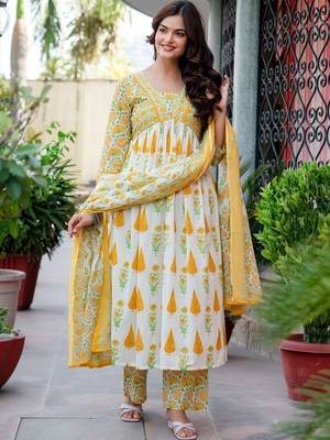Women Floral Printed Empire Pure Cotton Kurta with Palazzos & With Dupatta 1