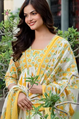 Women Floral Printed Empire Pure Cotton Kurta with Palazzos & With Dupatta