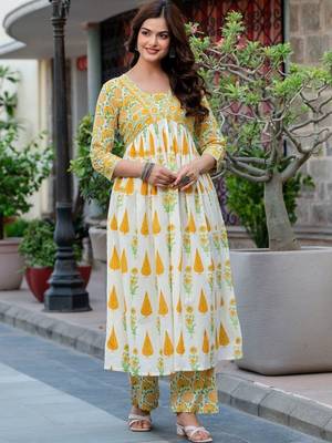 Women Floral Printed Empire Pure Cotton Kurta with Palazzos & With Dupatta 7