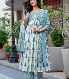 Women Floral Printed Tiered Pure Cotton Kurta with Trousers & With Dupatta