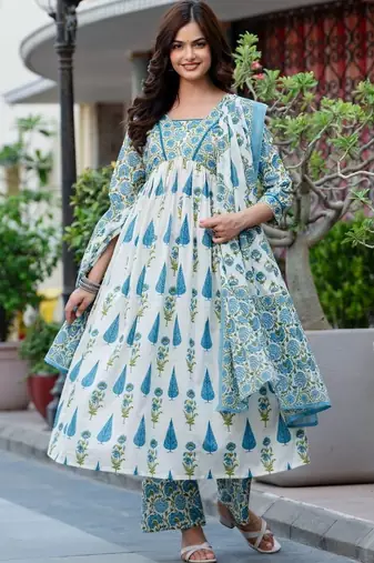 Women Floral Printed Tiered Pure Cotton Kurta with Trousers & With Dupatta