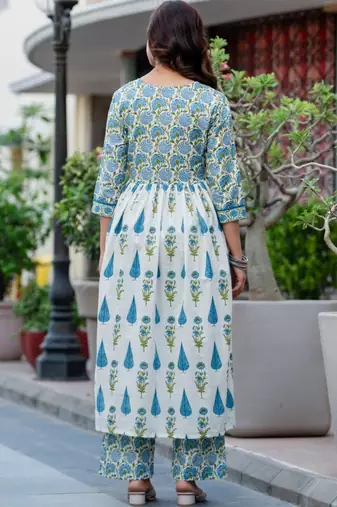 Women Floral Printed Tiered Pure Cotton Kurta with Trousers & With Dupatta