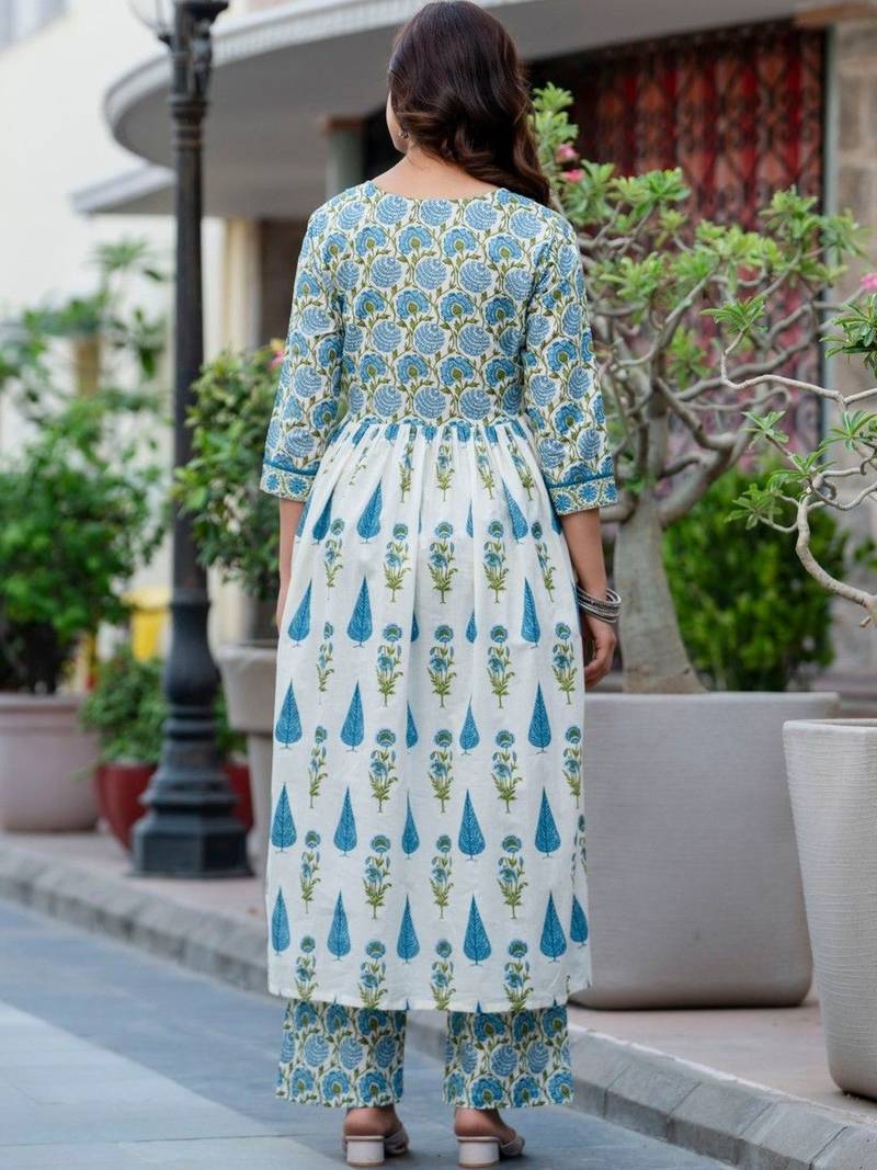 Women Floral Printed Tiered Pure Cotton Kurta with Trousers & With Dupatta