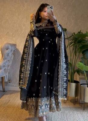Black fendy silk embroidered sequince work anarkali kurta set 1
