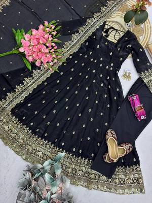 Black fendy silk embroidered sequince work anarkali kurta set 4