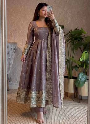 Mauve fendy silk embroidered sequince work anarkali kurta set 1