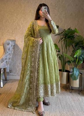 Pista fendy silk embroidered sequince work anarkali kurta set 1