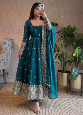 Rama fendy silk embroidered sequince work anarkali kurta set 1
