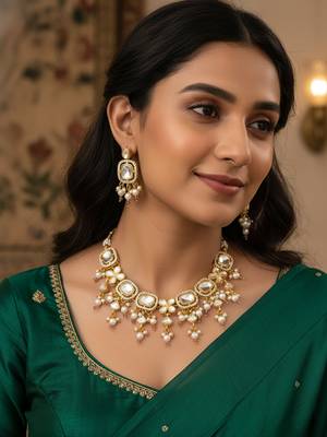 gold plated kundan choker set 1