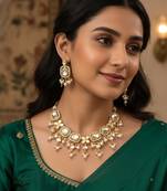 gold plated kundan choker set