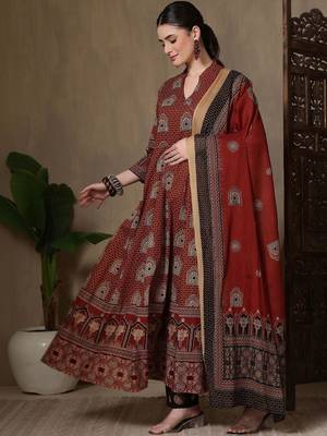 Women Ethnic Motifs Printed Panelled Pure Cotton Kurta with Trousers & With Dupatta 1