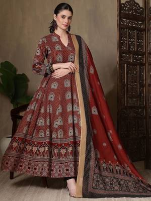 Women Ethnic Motifs Printed Panelled Pure Cotton Kurta with Trousers & With Dupatta 2