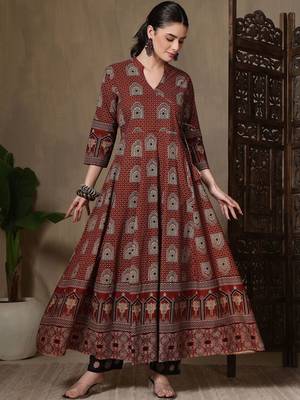 Women Ethnic Motifs Printed Panelled Pure Cotton Kurta with Trousers & With Dupatta 7