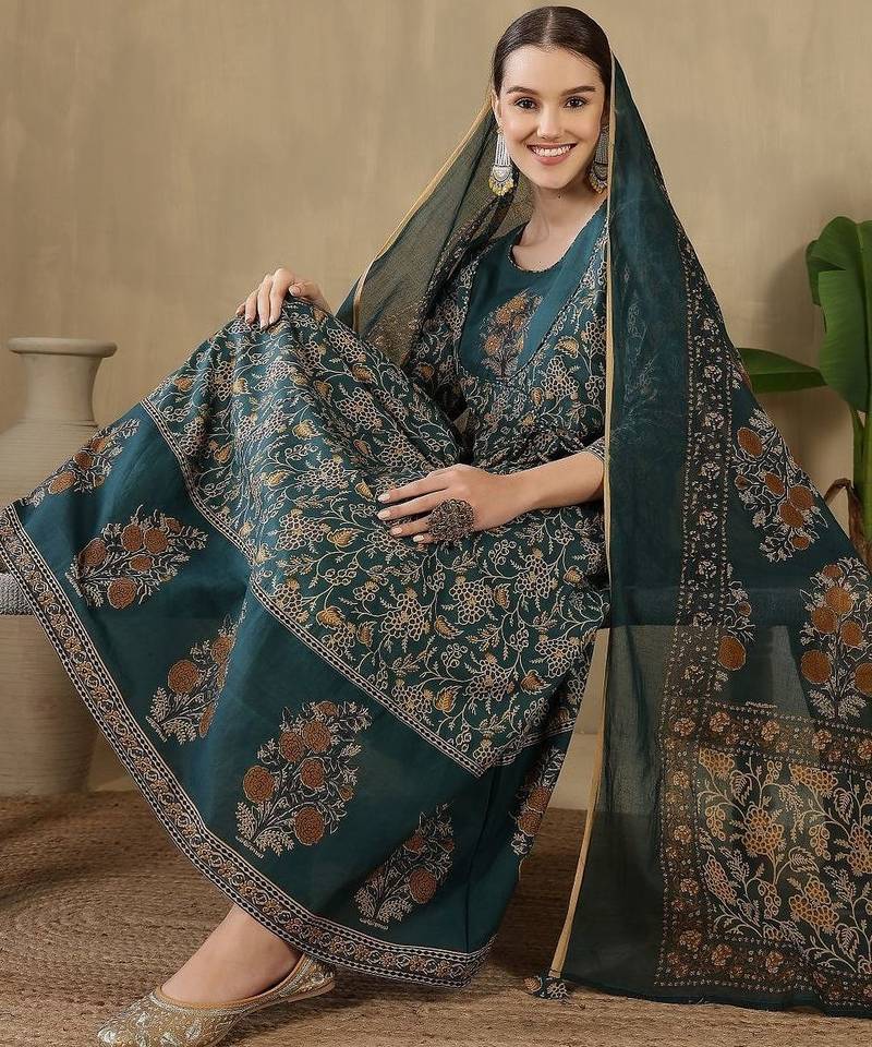 Women Floral Printed Panelled Pure Cotton Kurta with Trousers & With Dupatta