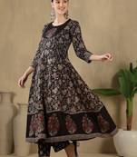Women Floral Printed Empire Pure Cotton Kurta with Trousers & With Dupatta
