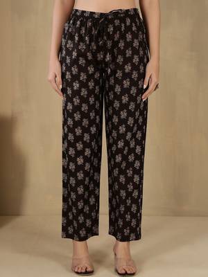 Women Floral Printed Empire Pure Cotton Kurta with Trousers & With Dupatta 4