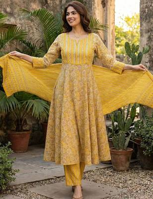 Women Floral Embroidered Regular Thread Work Pure Cotton Kurta with Trousers & With Dupatta 1