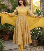 Women Floral Embroidered Regular Thread Work Pure Cotton Kurta with Trousers & With Dupatta