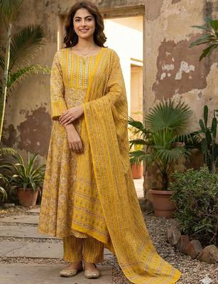 Women Floral Embroidered Regular Thread Work Pure Cotton Kurta with Trousers & With Dupatta 6