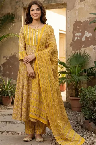 Women Floral Embroidered Regular Thread Work Pure Cotton Kurta with Trousers & With Dupatta