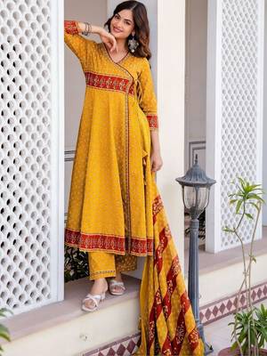 Women Ethnic Motifs Printed Angrakha Pure Cotton Kurta with Trousers & With Dupatta 1