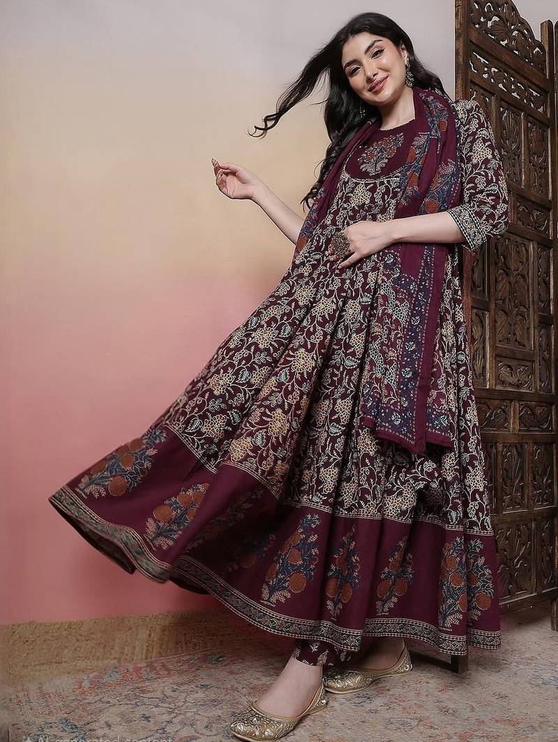 Women Burgundy Pure Cotton Kurta Sets