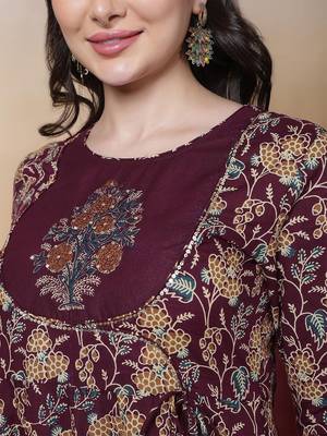 Women Burgundy Pure Cotton Kurta Sets 5