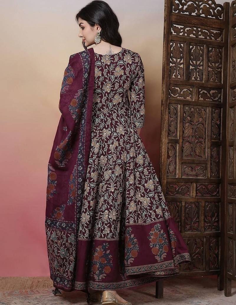 Women Burgundy Pure Cotton Kurta Sets