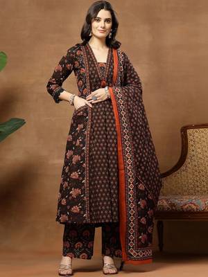 Printed Pure Cotton V-Neck Kurta & Palazzos With Dupatta 1