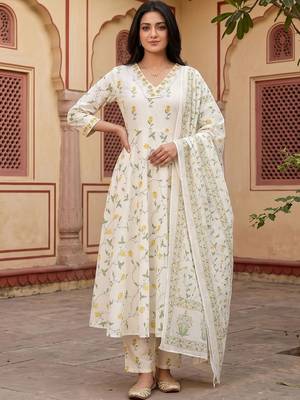Floral Printed Regular Pure Cotton Kurta with Trousers & Dupatta 5