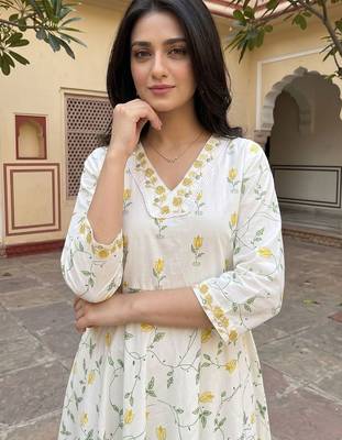 Floral Printed Regular Pure Cotton Kurta with Trousers & Dupatta 6