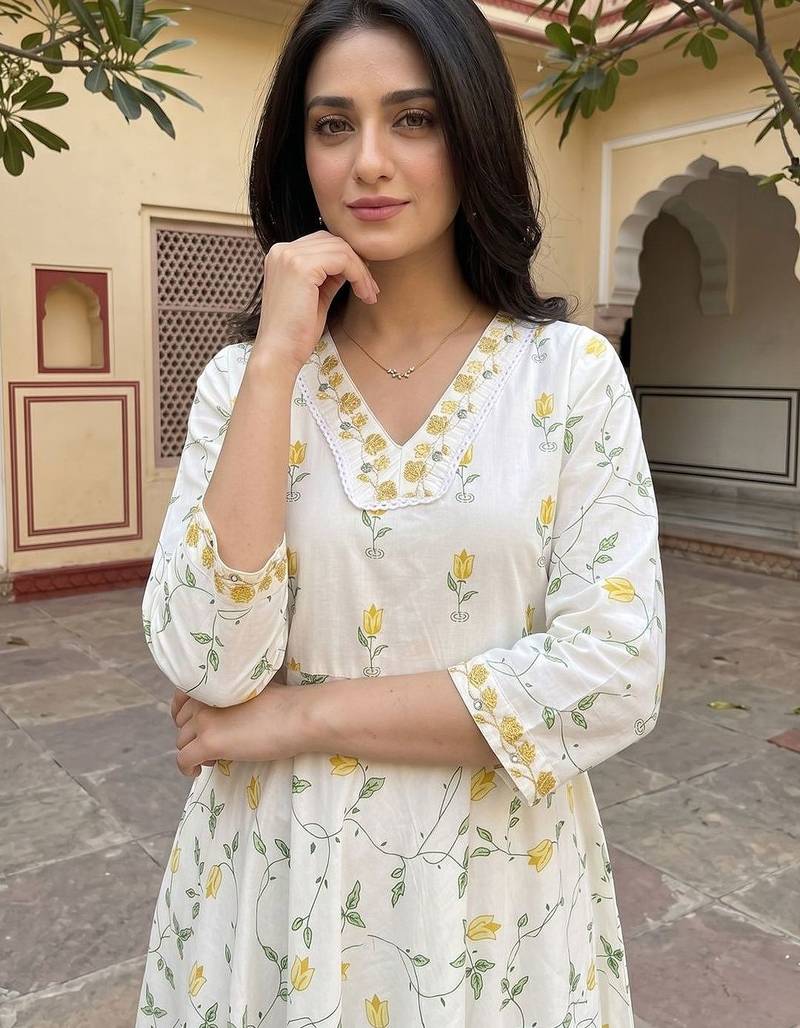 Floral Printed Regular Pure Cotton Kurta with Trousers & Dupatta