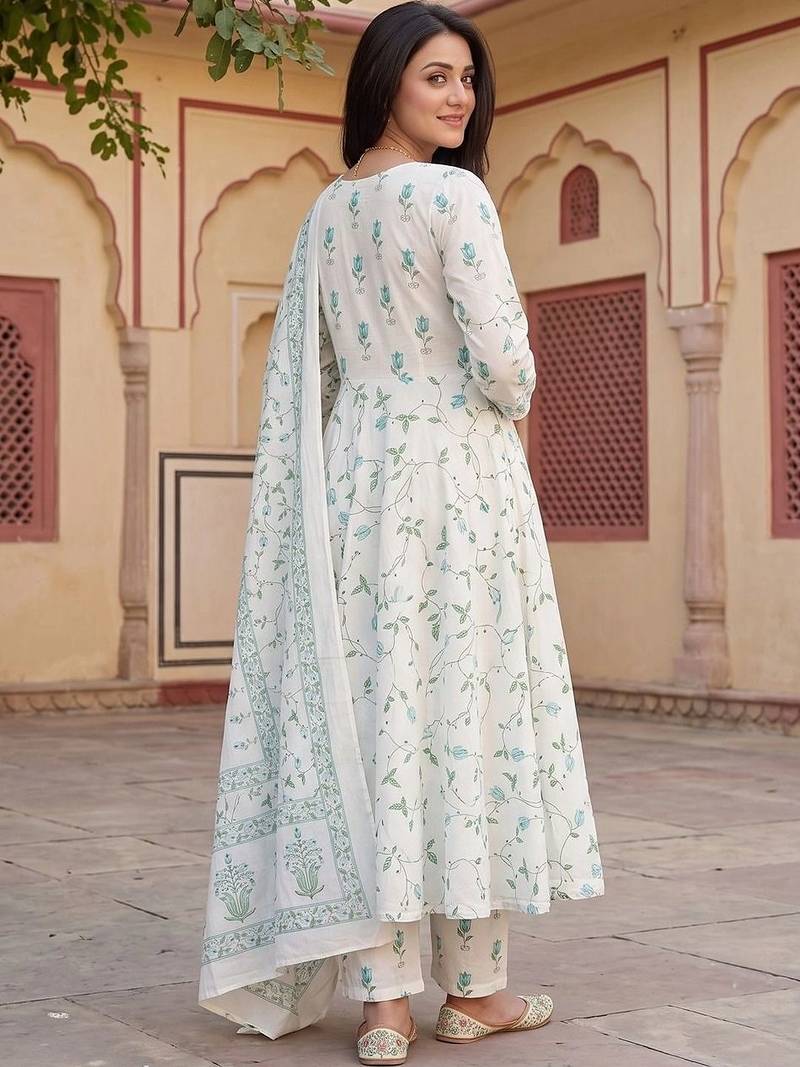 Women Floral Printed Regular Pure Cotton Kurta with Trousers & With Dupatta