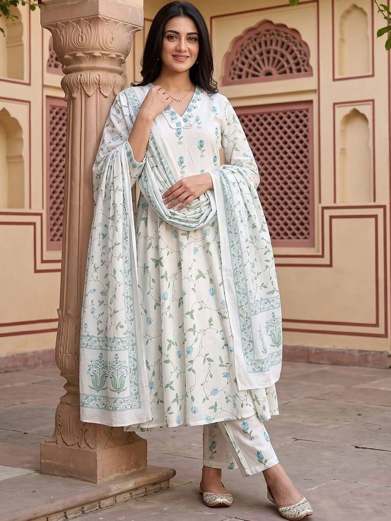 Women Floral Printed Regular Pure Cotton Kurta with Trousers & With Dupatta