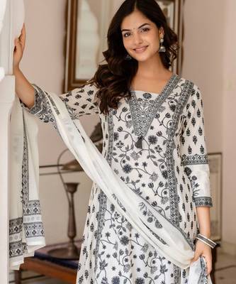 Women Floral Printed Sequinned Pure Cotton Kurta with Palazzos & Dupatta Kurta Sets 1