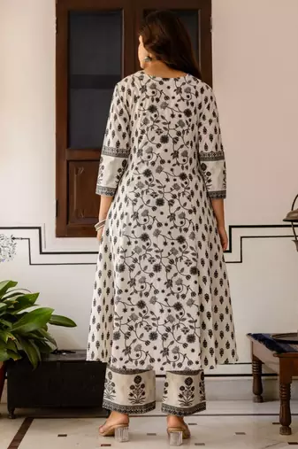Women Floral Printed Sequinned Pure Cotton Kurta with Palazzos & Dupatta Kurta Sets