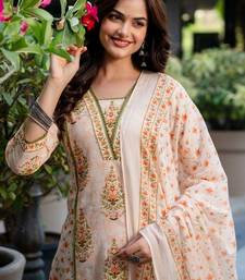Women Floral Printed Regular Pure Cotton Kurta with Trousers & With Dupatta