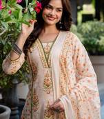 Women Floral Printed Regular Pure Cotton Kurta with Trousers & With Dupatta