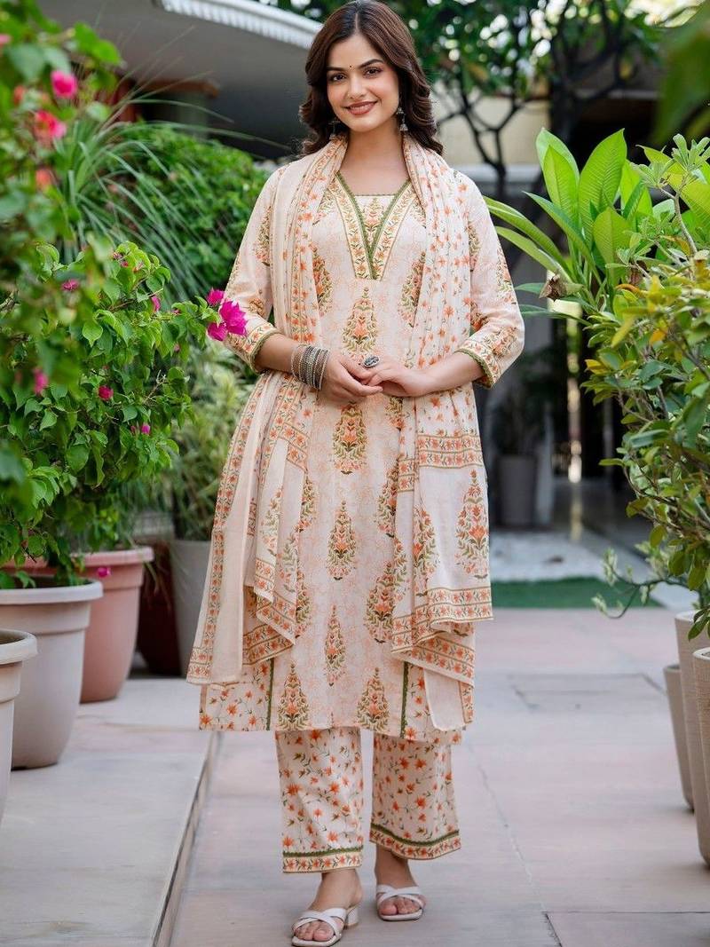 Women Floral Printed Regular Pure Cotton Kurta with Trousers & With Dupatta
