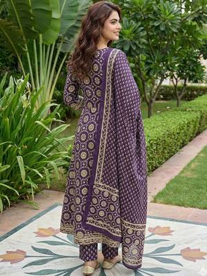 Women Ethnic Motifs Printed Panelled Pure Cotton Kurta with Trousers & With Dupatta 2