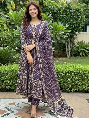 Women Ethnic Motifs Printed Panelled Pure Cotton Kurta with Trousers & With Dupatta 6