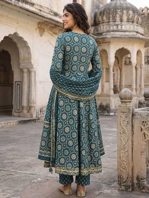 Floral Printed Regular Gotta Patti Pure Cotton Kurta with Trousers & With Dupatta 4