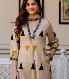 Women Printed Regular Thread Work Pure Cotton Kurta with Trousers & With Dupatta