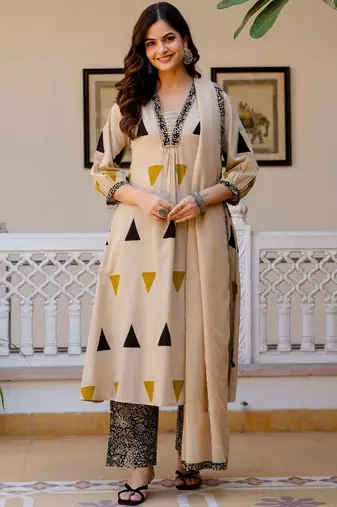 Women Printed Regular Thread Work Pure Cotton Kurta with Trousers & With Dupatta