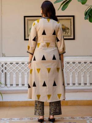 Women Printed Regular Thread Work Pure Cotton Kurta with Trousers & With Dupatta 3