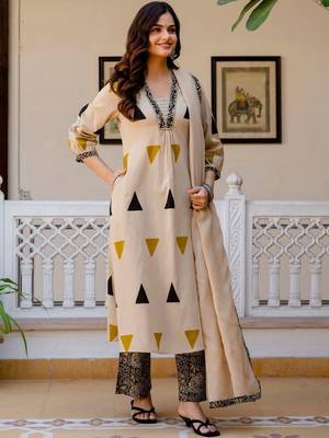 Women Printed Regular Thread Work Pure Cotton Kurta with Trousers & With Dupatta 5
