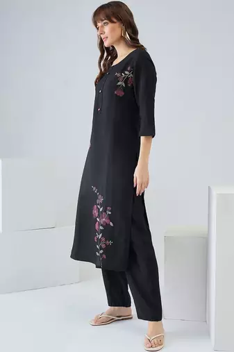 Women Floral Embroidered Regular Thread Work Kurta with Trousers