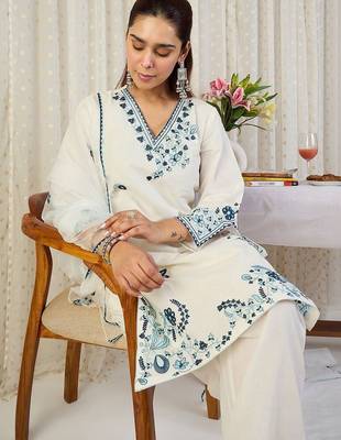 Ethnic Motifs Embroidered Thread Work Pure Cotton Kurta With Trousers & Dupatta 2